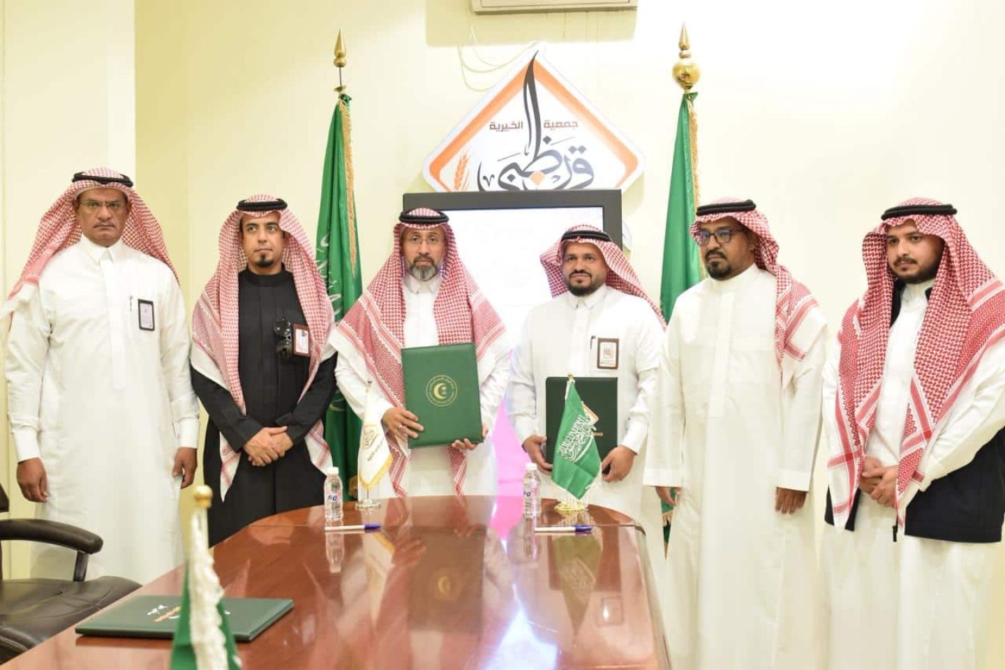 شراكة نوعية بين الهلال الأحمر وجمعية قرن ظبي الخيرية لتعزيز الخدمات الصحية والمجتمعية في الباحة