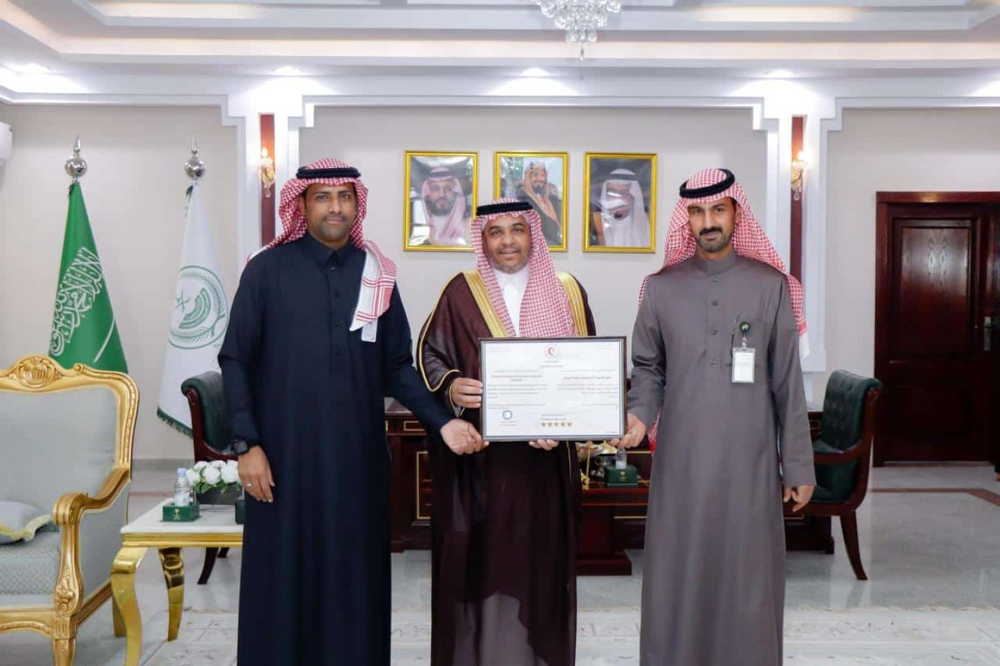 SRCA Mua'ath Project: Al-Jouf Branch Presents “Compliance Certificate” to Social Development Office in Dumat Al-Jandal